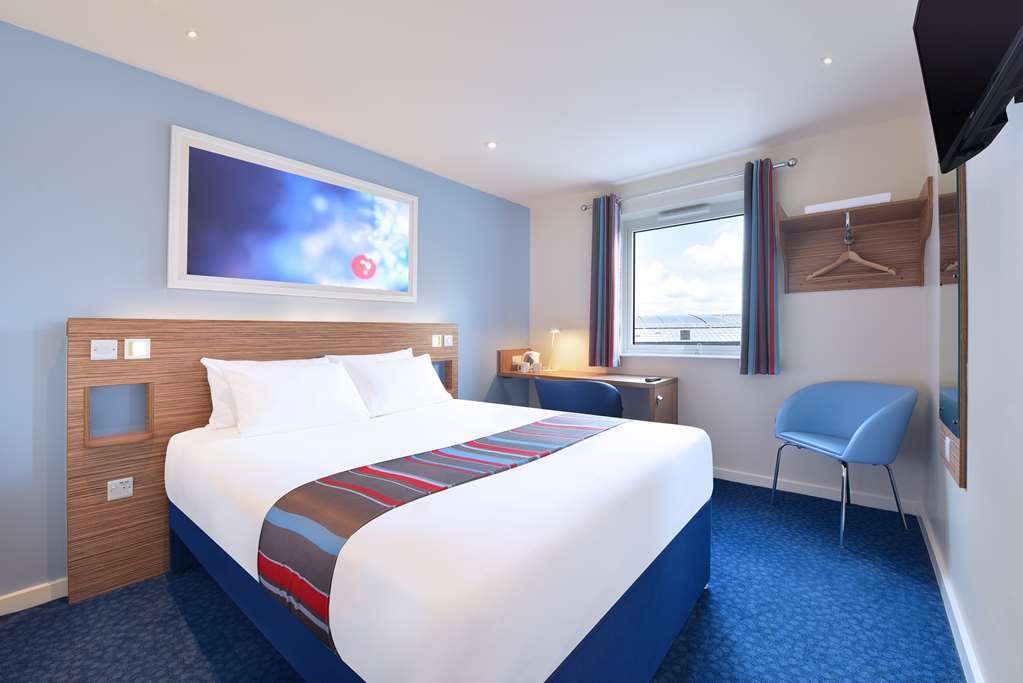 Travelodge Bedford Goldington Road Room photo